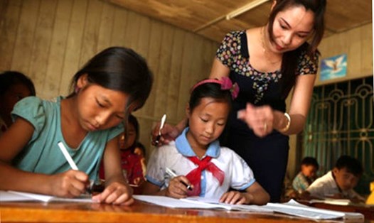 Nên ưu tiên tăng lương cho đội ngũ giáo viên công tác ở vùng sâu, vùng xa. Ảnh: Hải Nguyễn