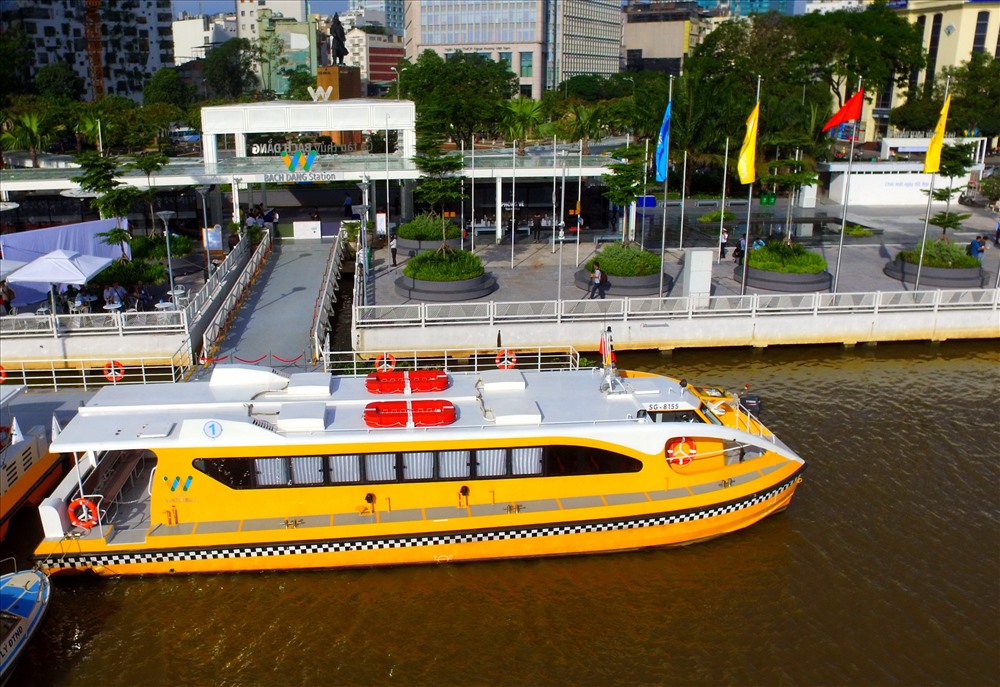 Tuyến buýt đường sông đầu tiên ở TPHCM chính thức vận hành.  Ảnh: Ngọc Tiến