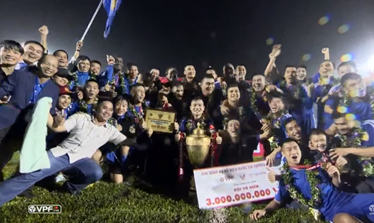 Quảng Nam vô địch V.League một cách kịch tính và bất ngờ nhất.