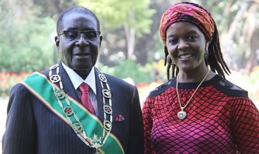 Vợ chồng cựu Tổng thống Zimbabwe Robert Mugabe (Ảnh: ATS)