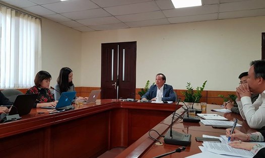 Thứ trưởng Bộ Công Thương Cao Quốc Hưng trao đổi với phóng viên báo chí về công tác thoái vốn tại Sabeco. Ảnh: Đức Thành