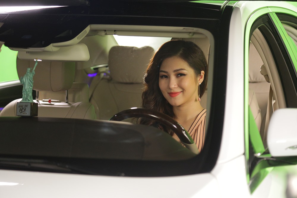 Hương Tràm đảm nhận ca khúc chính của phim. Ảnh: T.L