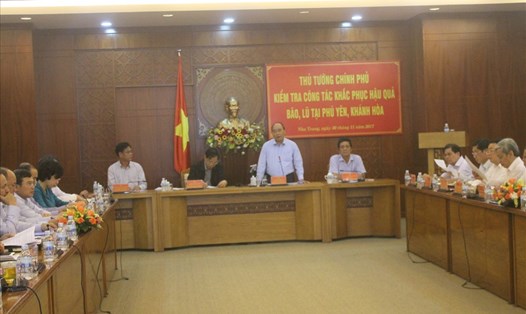 Thủ tướng Nguyễn Xuân Phúc làm việc với 2 tỉnh Phú Yên, Khánh Hòa. Ảnh: N.B