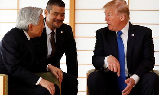 Tổng thống Mỹ Donald Trump và Nhật hoàng Akihito. Ảnh: Reuters