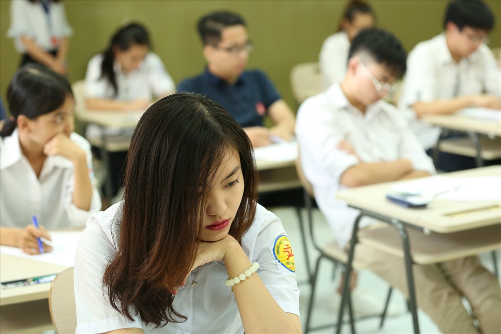 Vào đại học sinh viên vẫn phải nỗ lực không ngừng, nếu không sẽ bị "đào thải". (Ảnh minh họa: Hải Nguyễn)