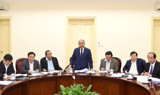 Thủ tướng Nguyễn Xuân Phúc phát biểu tại buổi họp. Ảnh: VGP/Quang Hiếu