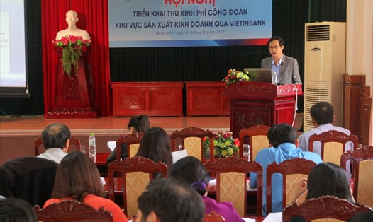 Đồng chí Nguyễn Đăng Bảo - Phó Chủ tịch Thường trực LĐLĐ tỉnh Quảng Trị phát biểu tại buổi tập huấn. Ảnh: HT.