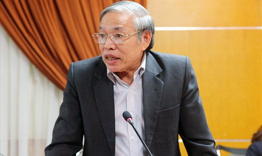 Ông Nguyễn Mạnh Hùng - Phó Chủ tịch kiêm Tổng thư ký Vinastas cho biết bất ngờ khi biết thông tin tăng giá điện vào chiều tối qua (30.11) thì hôm sau tăng luôn. Ảnh: Cường Ngô