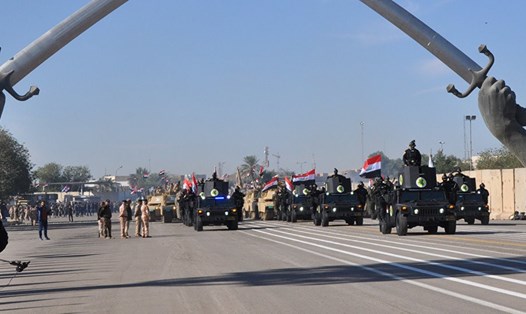 Lễ diễu binh mừng đánh bại IS ở Iraq. Ảnh: Reuters