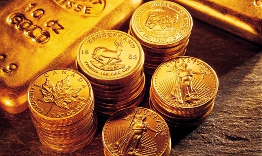 Giá vàng thế giới giảm mạnh chạm đáy 5 tháng.