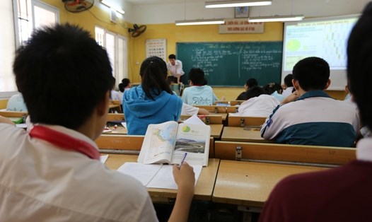 Cần tinh gọn bộ máy quản lý giáo dục để lấy tiền tăng lương cho giáo viên. Ảnh: Hải Nguyễn.