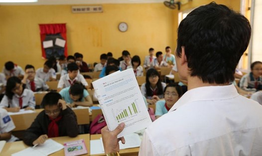 Tinh giản bộ máy quản lý giáo dục sẽ có thêm tiền tăng lương cho giáo viên. Ảnh minh họa: Hải Nguyễn
