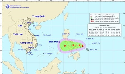 Trung tâm dự báo vị trí, hướng đi của bão Kaitak sáng 15.12. Ảnh: NCHMF