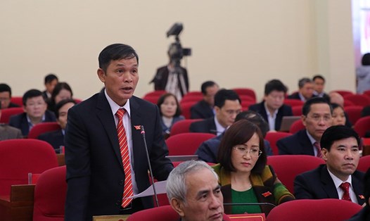 Đại biểu chất vấn tại kỳ họp thứ 7 HĐND tỉnh Quảng Ninh khóa XIII. Ảnh: BQN