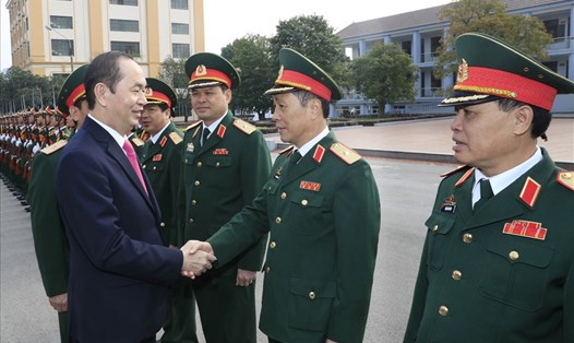 Chủ tịch Nước Trần Đại Quang đến thăm lực lượng vũ trang Quân khu 1 (tại Thái Nguyên) sáng 18.12. Ảnh: TTXVN
