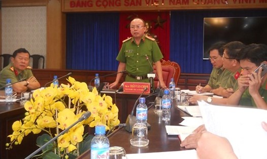 Đại tá Trần Văn Chính, Thủ trưởng Cơ quan Cảnh sát điều tra công an tỉnh Bình Dương thông tin về vụ án. Ảnh: Theo SGGP