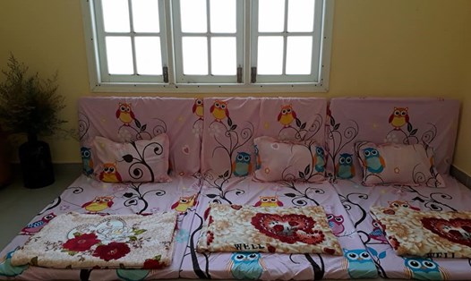 Phòng ngủ trải nệm mỏng  sơ xài của  1 homestay ở Đà Lạt (ảnh M.P)