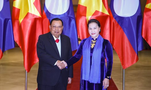 Chủ tịch Quốc hội Nguyễn Thị Kim Ngân hội kiến với Tổng Bí thư, Chủ tịch Nước Lào Bounnhang Vorachith. Ảnh: Sơn Tùng