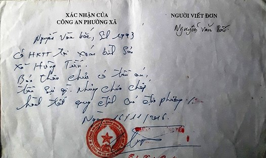 Cha nợ tiền, hồ sơ của anh Nguyễn Văn Bắc bị Trưởng Công an xã “phê xấu“. Ảnh: QĐ