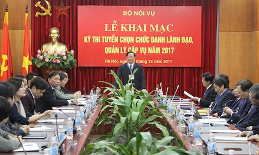 Bộ trưởng Lê Vĩnh Tân cho biết kết quả thi Vụ phó ở Bộ Nội vụ sẽ có vào cuối giờ chiều nay.