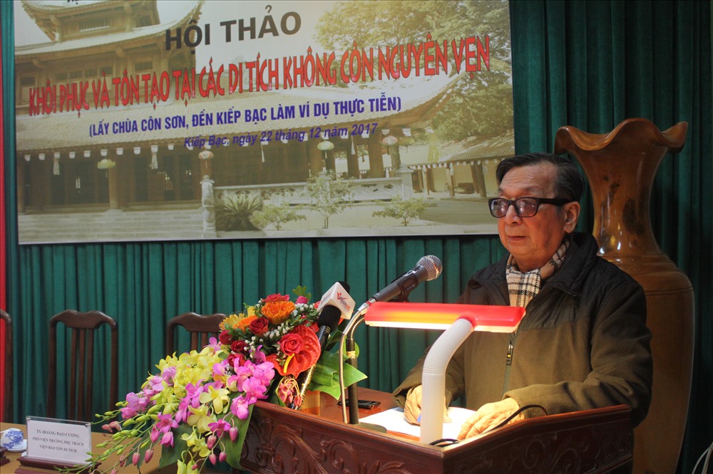 PGS.TS Trần Lâm Biền phát biểu tại Hội thảo. Ảnh: Trần Vương