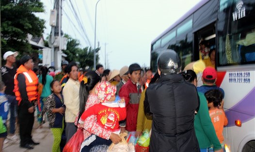 Thành phố Bạc Liêu di dân vào nơi an toàn vào sáng 25.12