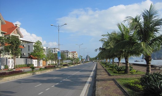 Tuyến đường bao biển Cột 3- Cột 8, TP.Hạ Long. Ảnh: Nguyễn Hùng