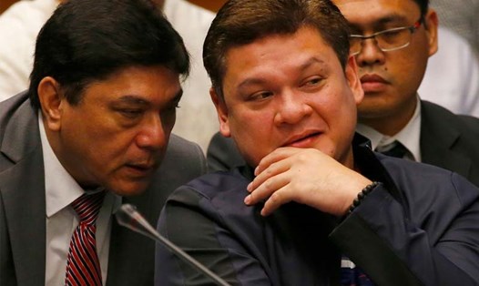 Con trai Tổng thống Philippines Rodrigo Duterte (phải). Ảnh: AP