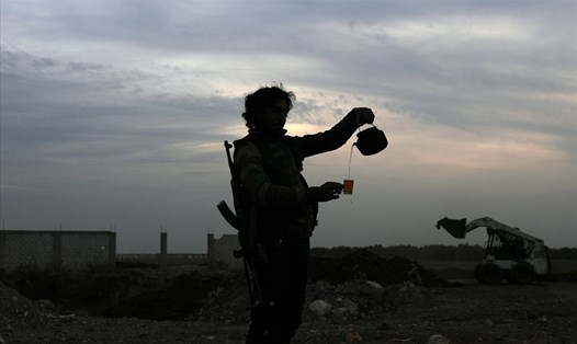 Một chiến binh của Quân đội Syria Tự do tại thành phố Dael do phe nổi dậy nắm giữ. Ảnh: Reuters