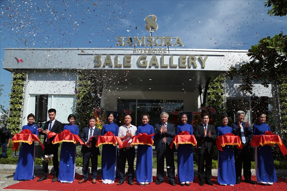 Hơn 300 khách hàng chen chân vào tham quan nhà mẫu Samsora Riverside