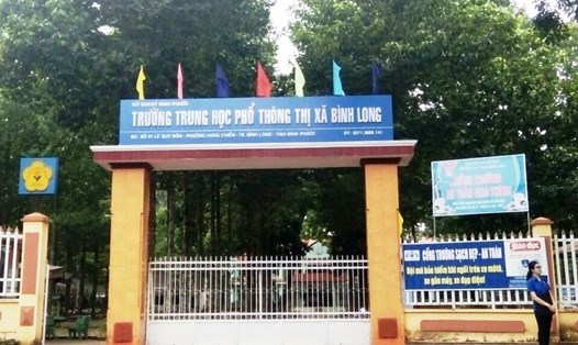 Trường THPT TX Bình Long (Bình Phước), nơi Hiệu trưởng sử dụng tiền dạy thêm để sơn nhà hiệu bộ. Ảnh: PV