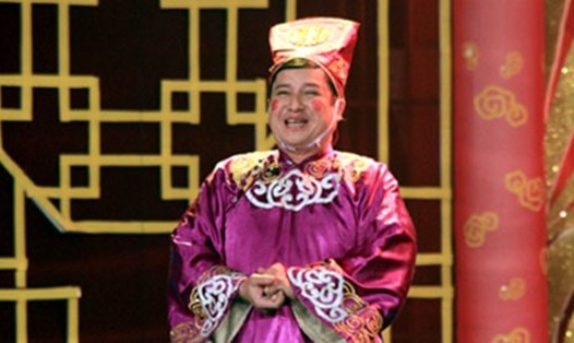 Nghệ sĩ Chí Trung trên sân khấu Táo quân 2017. 