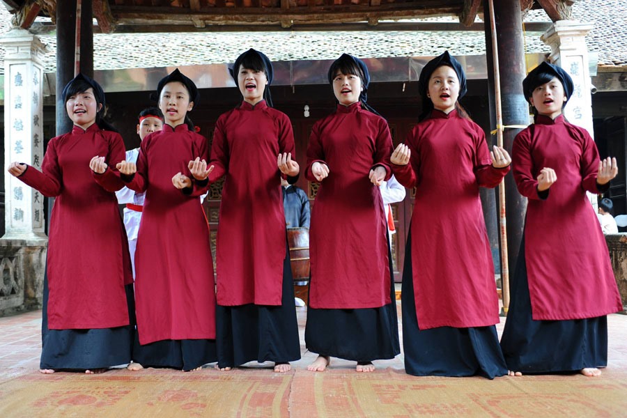 Hát xoan được công nhận là di sản văn hoá phi vật thể đại diện của nhân loại. Ảnh: T.L
