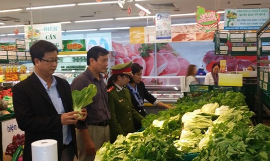 Kiểm tra an toàn thực phẩm tại Thừa Thiên Huế. Ảnh: Chi cục ATTP Thừa Thiên Huế 
