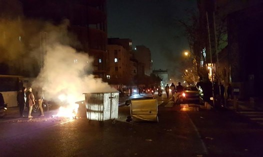 Biểu tình ở Iran bước sang ngày thứ 3. Ảnh: Reuters