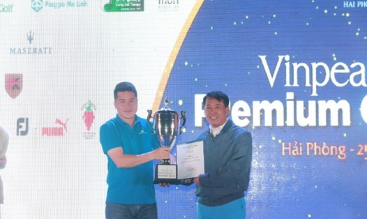 Giải Best Gross thuộc về golf thủ Nguyễn Văn Tám.