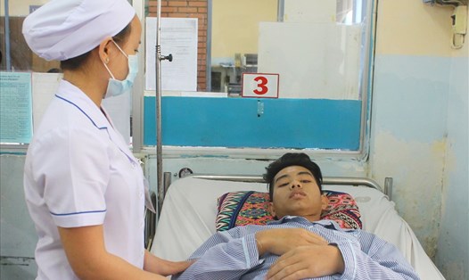 Bệnh nhân T.H.P. bị xuất huyết tiêu hoá, tình trạng bị sốt xuất huyết nặng đang được điều trị tại BV Trưng Vương