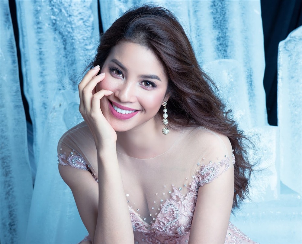 Phạm Hương qua ống kính Trí Nghĩa