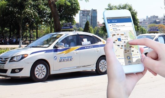 Taxi truyền thống quyết tâm “chiến đấu” với Grab, Uber