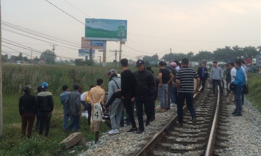 Vụ tai nạn giao thông khiến một người đàn ông tử vong tại đường sắt Hà Nội - Hải Phòng. Ảnh Trần Vương