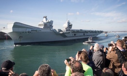 Tàu mang tên Nữ hoàng Elizabeth là hàng không mẫu hạm lớn nhất của Anh. Ảnh: BBC