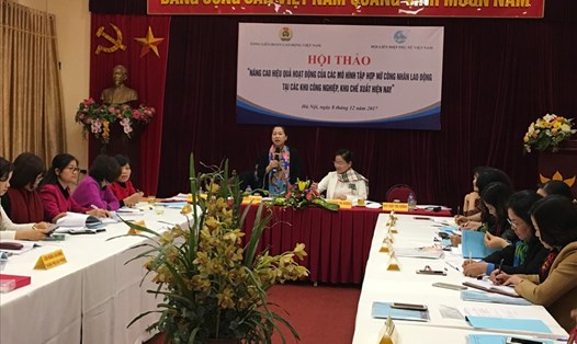 Phó Chủ tịch Tổng LĐLĐVN Nguyễn Thị Thu Hồng phát biểu tại hội nghị. Ảnh: VH