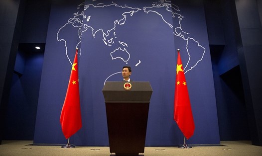 Người phát ngôn Bộ Ngoại giao Trung Quốc Cảnh Sảng. Ảnh: AP