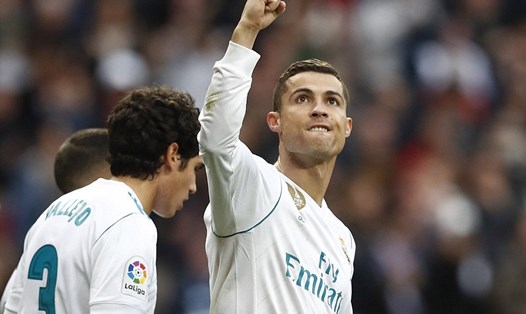 Ronaldo đã lập cú đúp sau khi giành Quả bóng vàng thứ 5 trong sự nghiệp. Ảnh: Getty Images.