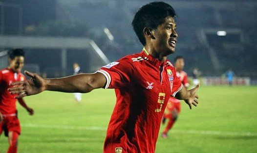 Aung Thu tỏa sáng với cú đúp bàn thắng giúp U22 Myanmar đánh bại U22 Singapore 2-0