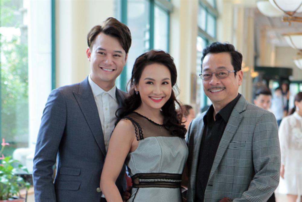"Người phán xử" và "Sống chung với mẹ chồng" đang cùng cạnh tranh ở hạng mục Phim truyền hình ấn tượng - VTV Awards 2017.