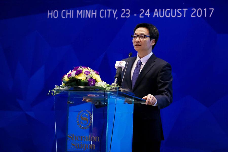 Phó Thủ tướng Vũ Đức Đam phát biểu tại cuộc họp cao cấp lần thứ 7 về Y tế và Kinh tế. Ảnh: Hoàng Triều