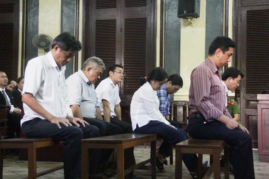 Các bị cáo tại phiên tòa vụ buôn lậu xảy ra tại Cty cổ phần VN Pharma.