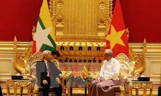 Tổng Bí thư Nguyễn Phú Trọng gặp thân mật Tổng thống Myanmar Htin Kyaw. Ảnh: TTXVN