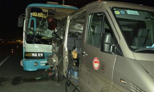 Tai nạn giao thông nghiêm trọng khiến 2 người tử vong
